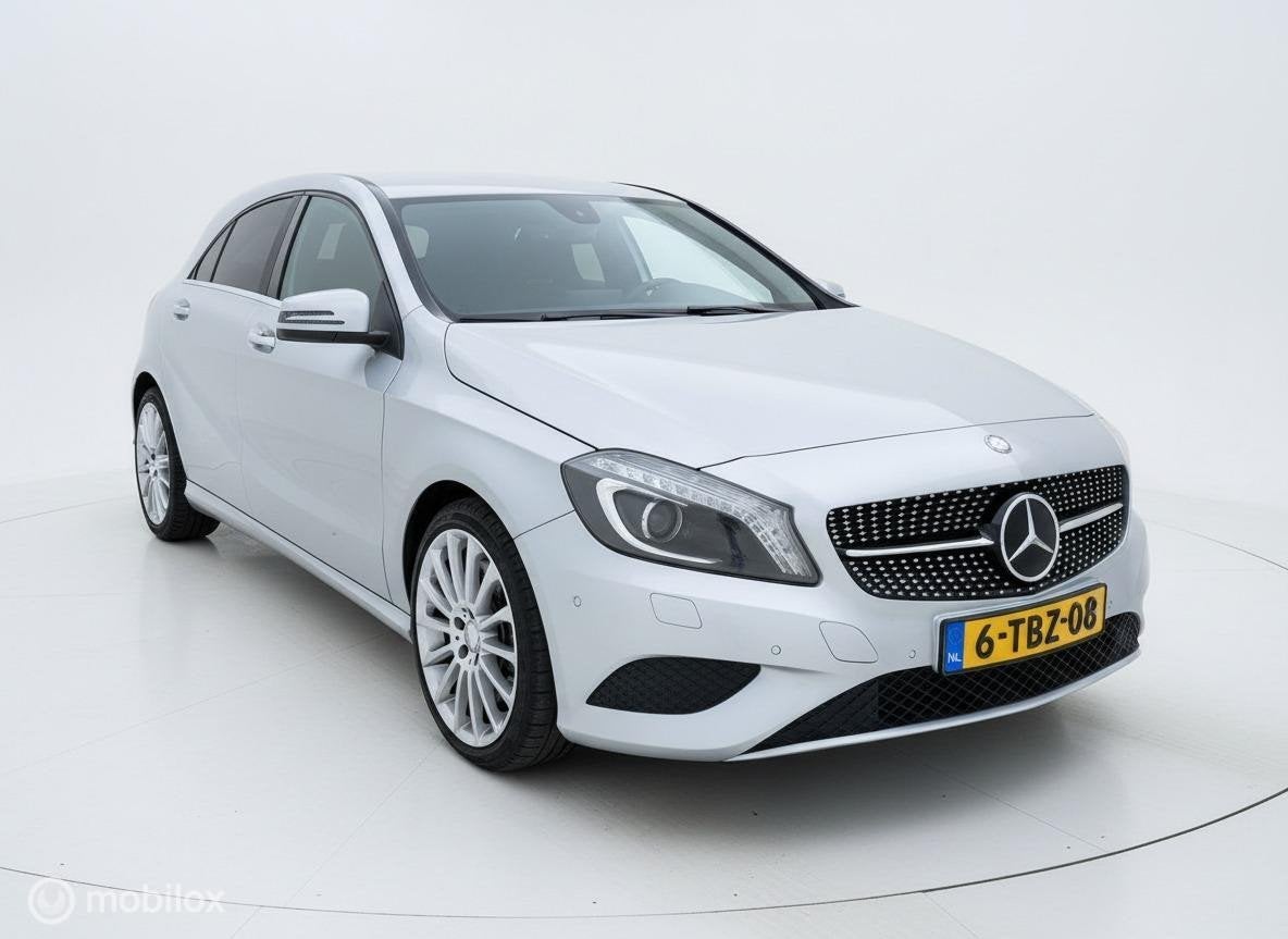 Mercedes A-klasse 180 Camera|Navi|Zwarte Hemel, Gebruikt, 4 cilinders, 122 pk, 19 km/l