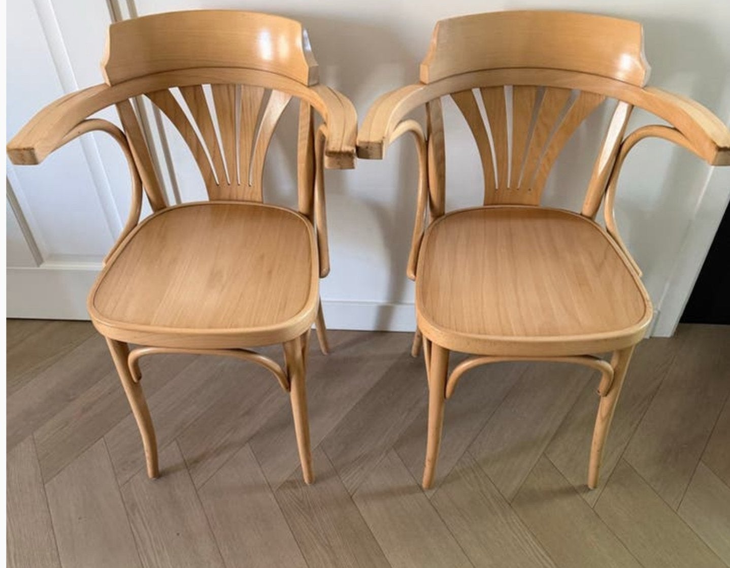 2 klassieke Thonet stoelen, Ophalen, Zo goed als nieuw, Hout, Twee