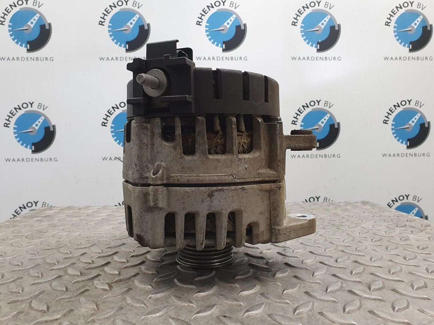 MERCEDES C-CLASS DYNAMO 2018, Ophalen of Verzenden, Gebruikt, Stiba lid