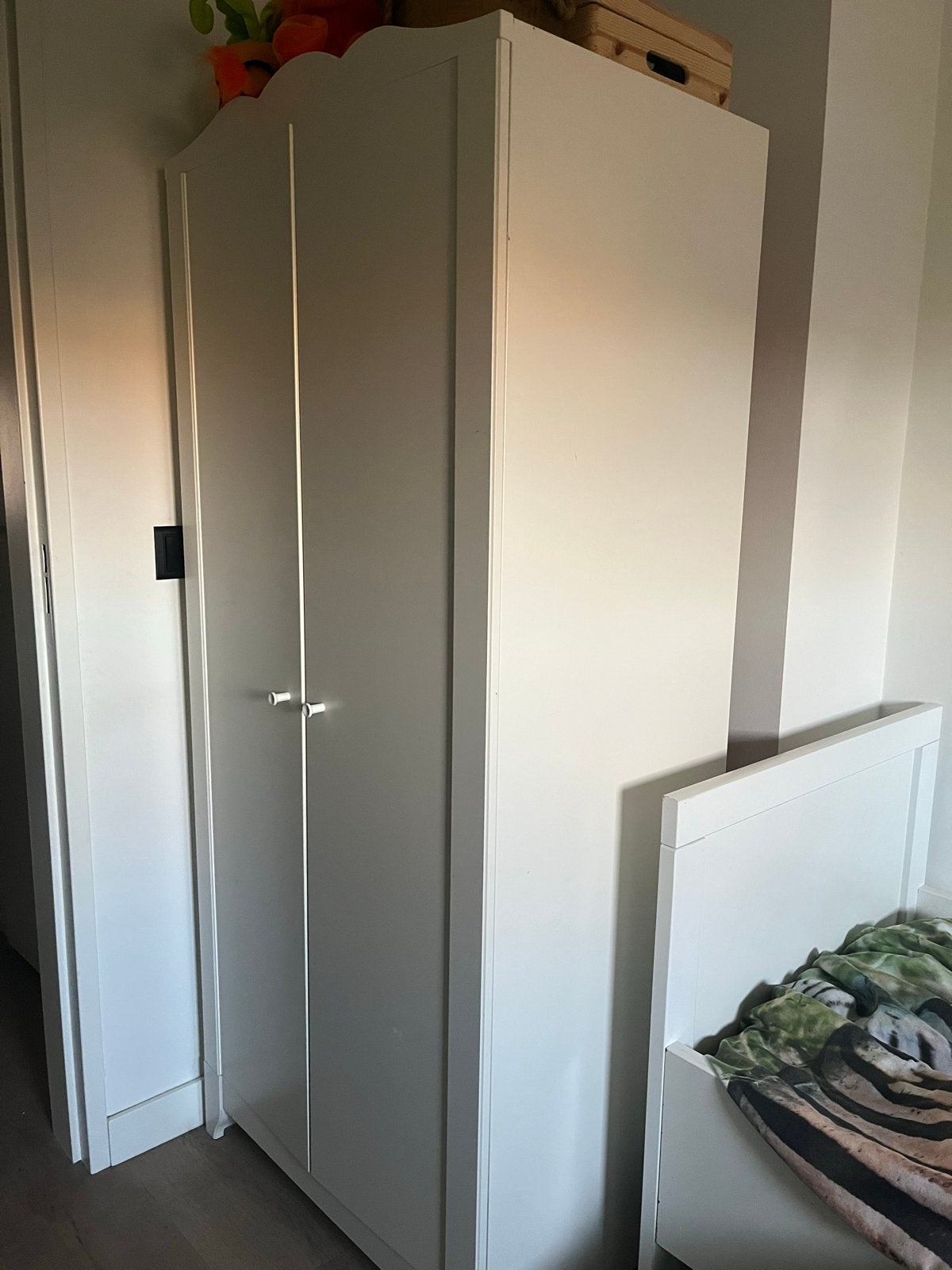 IKEA kinderkast met kleine beschadiging, Ophalen, Gebruikt, Kast, 50 tot 70 cm