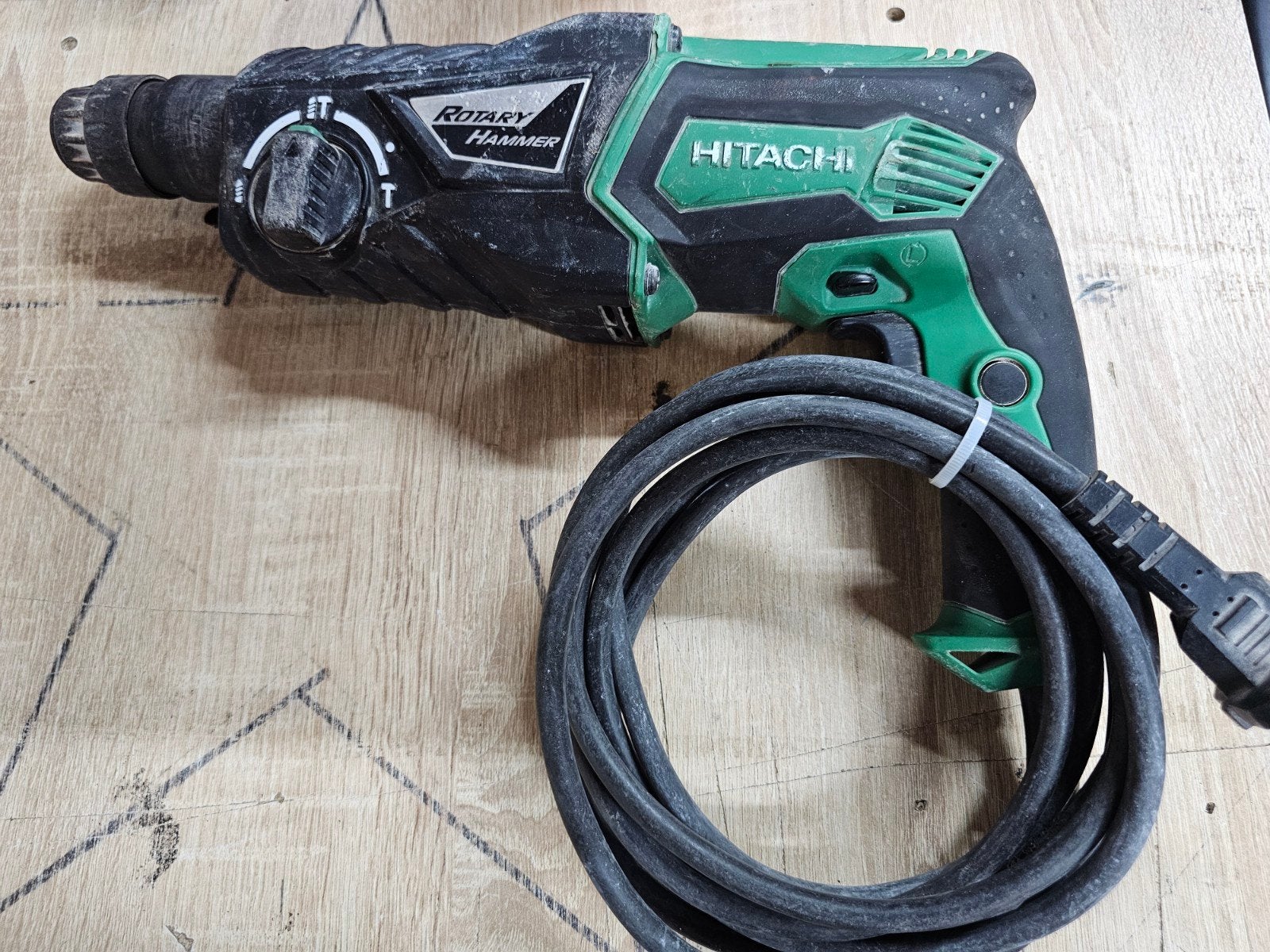 Hitachi Boor- en Breekhamer DH26PC - Goede Staat, Ophalen of Verzenden, Gebruikt, 600 watt of meer, Boor- en/of Breekhamer