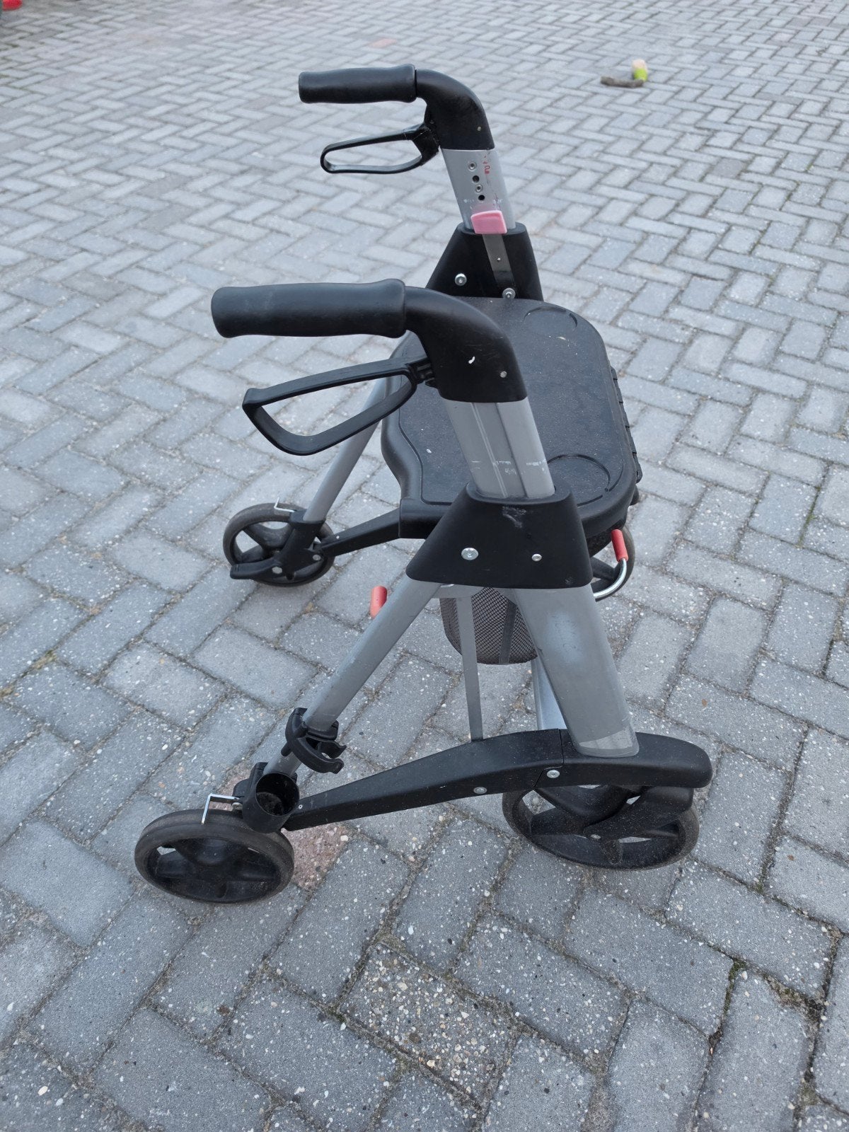 lichtgewicht rollator € 40 euro, Ophalen, Lichtgewicht