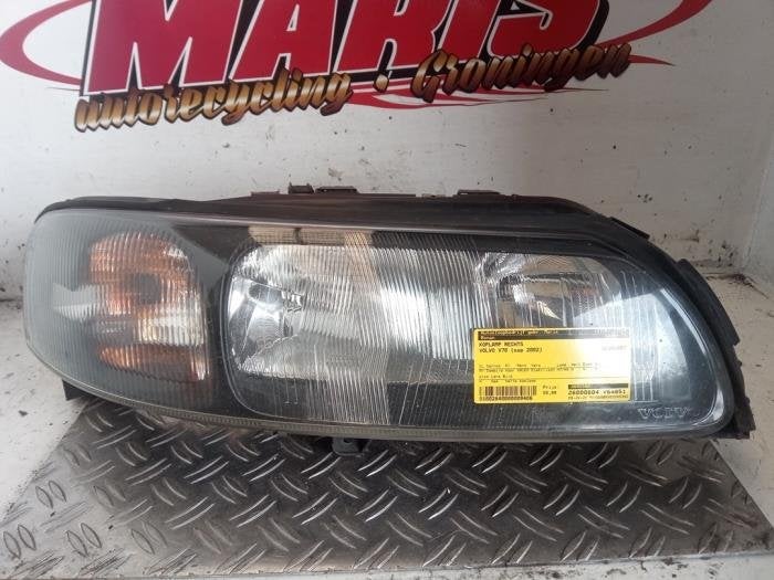 Koplamp rechts van een Volvo V70, Gebruikt, -, -, Ophalen of Verzenden