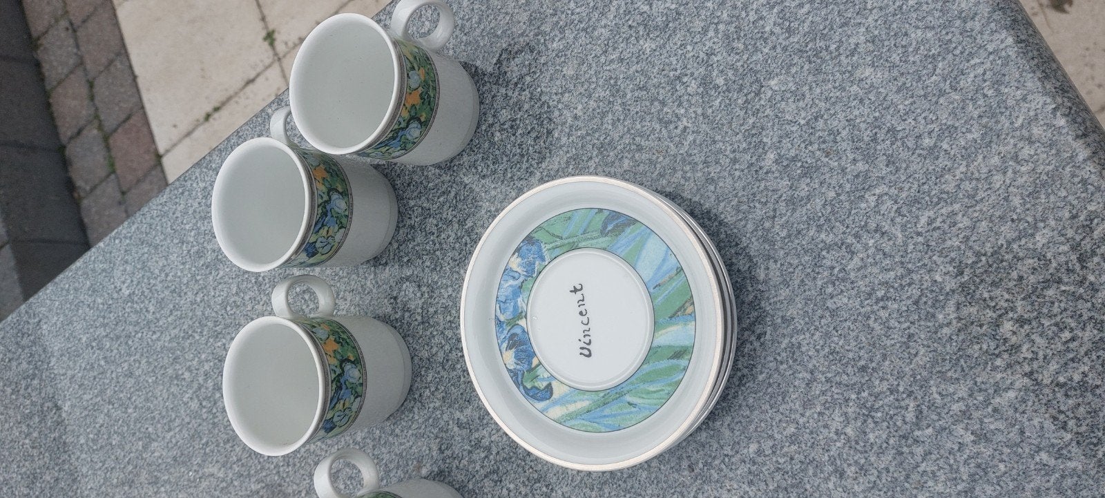 Vincent van Gogh servies - 6 kopjes en 6 schotels, Ophalen of Verzenden, Zo goed als nieuw, Overige stijlen, Kop(pen) en/of Schotel(s)