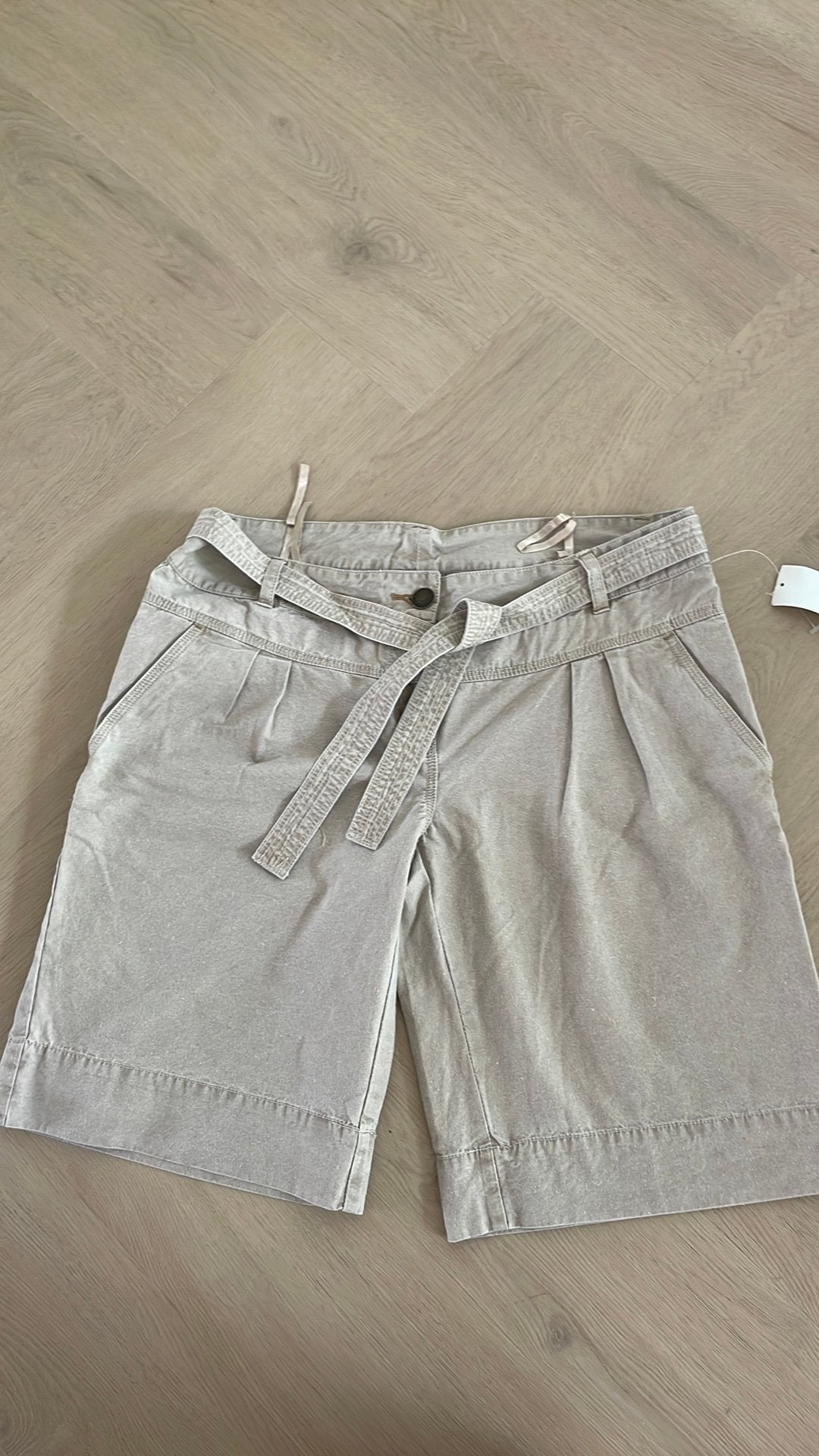 Nieuwe zandkleur korte broek van pescare  mt 40, Maat 38/40 (M), Kort, Beige, Nieuw
