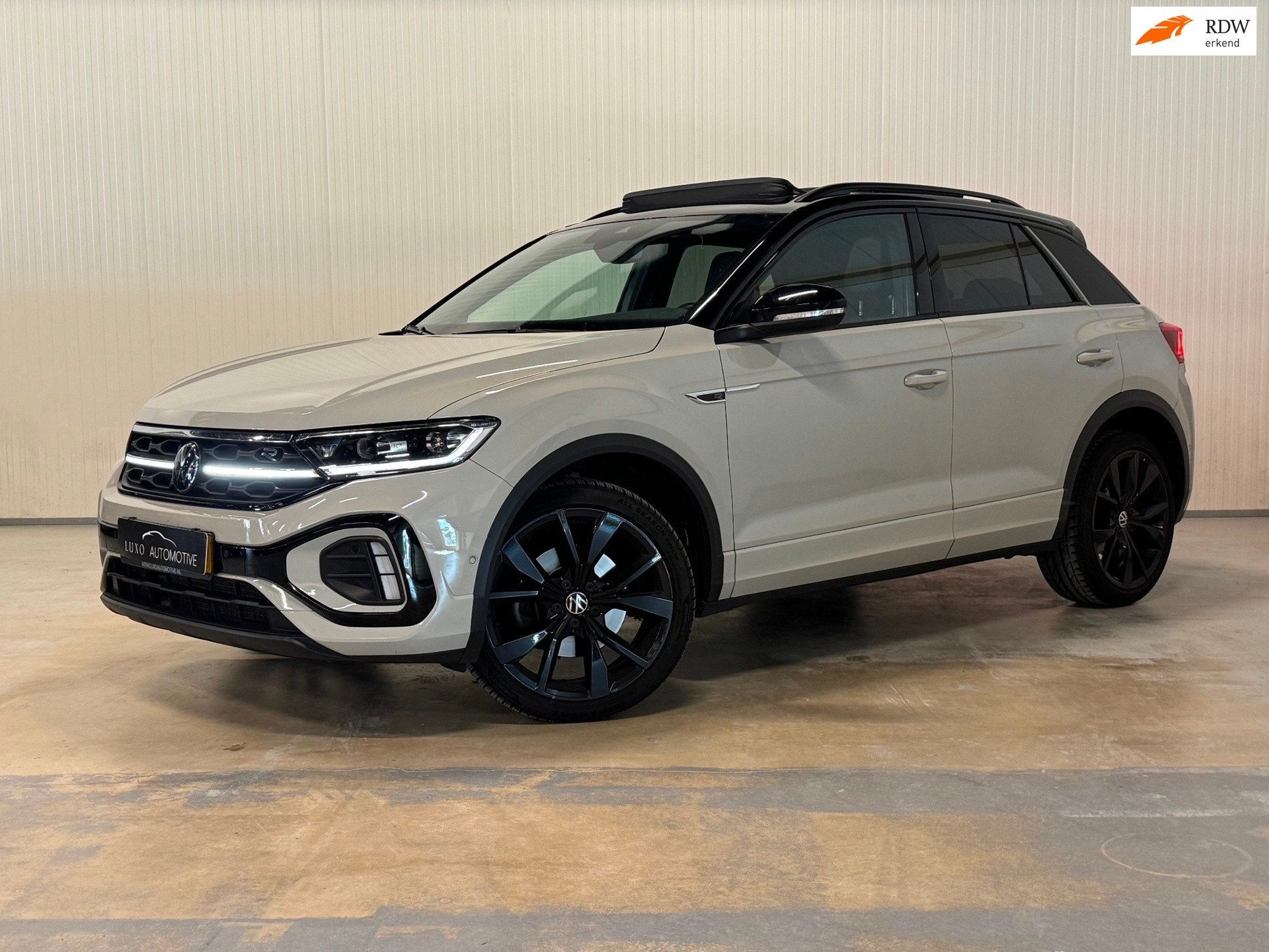 Volkswagen T-Roc 1.5 TSI R-Line Business | PANO | 3x R-LINE, Auto's, Dealer onderhouden, Euro 6, 4 cilinders, 150 pk