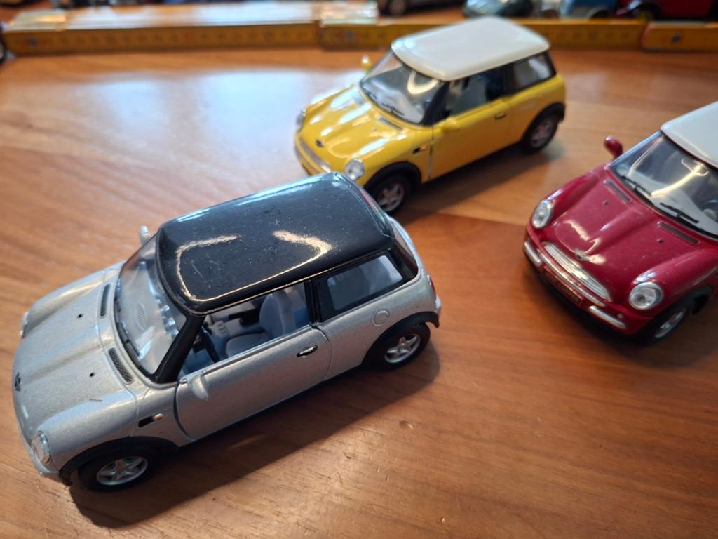 3 mini cooper's, Ophalen, Bburago