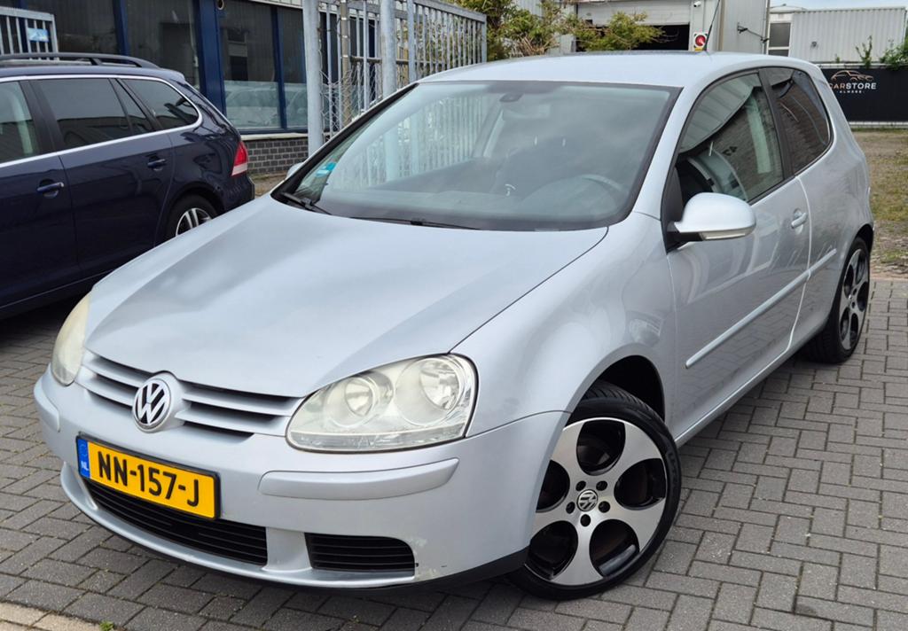 Volkswagen Golf 1.6 3D 2006 Grijs*APK*GTI Velgen* Scherm*, Voorwielaandrijving, 4 cilinders, 620 kg, Handgeschakeld
