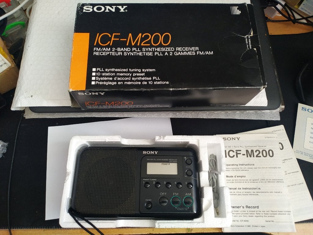 Sony ICF-M200 draagbare radio, Ophalen of Verzenden, Zo goed als nieuw, Radio