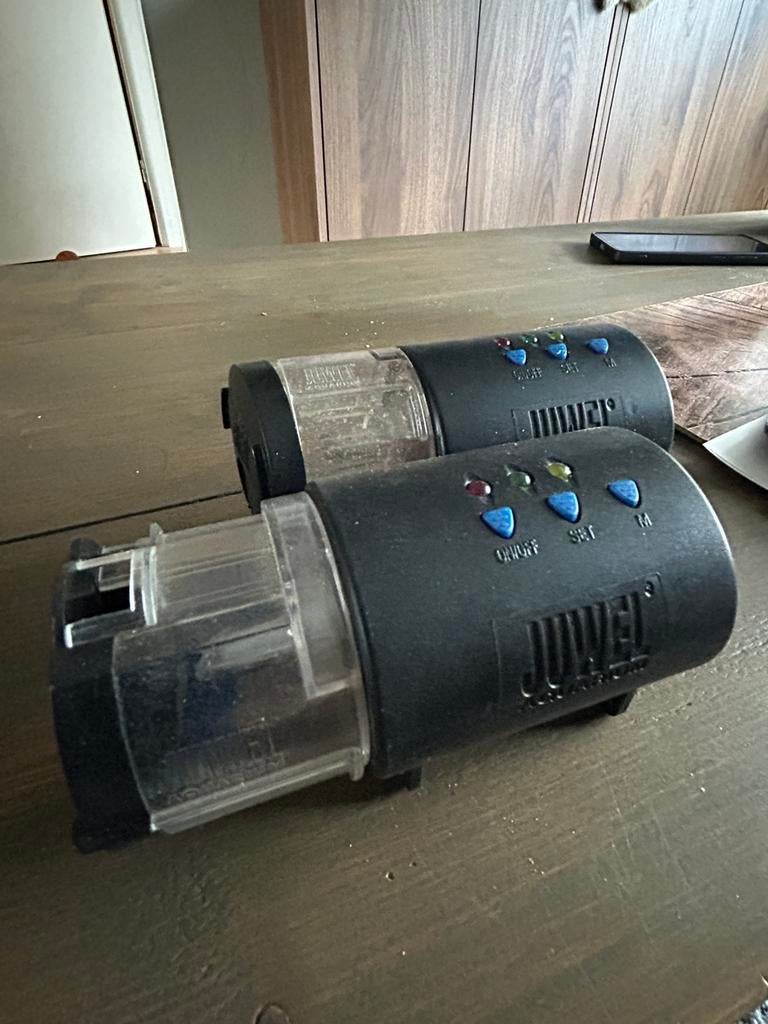 2x voerautomaat aquarium Juwel, Dieren en Toebehoren, Vissen | Aquaria en Toebehoren, Ophalen of Verzenden, Gebruikt, Overige typen