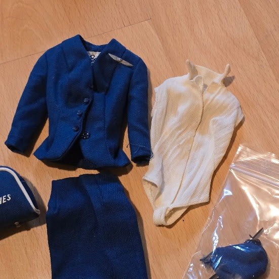 Vintage barbie #984 American Airlines Stewardess