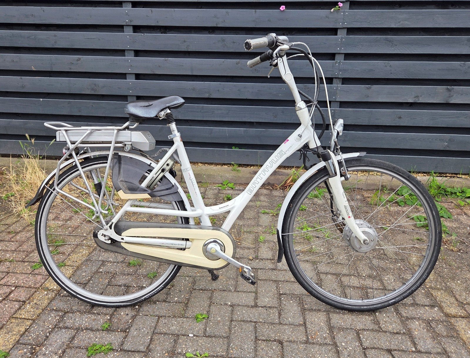 elektrische damesfiets Batavus genova 28 inch, 51 tot 55 cm, Ophalen, Zo goed als nieuw, Batavus