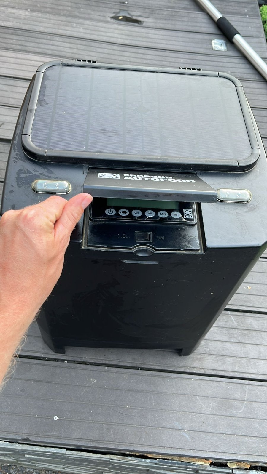 Propond autofood voerautomaat op zonnepaneel, Dieren en Toebehoren, Karper of Koi