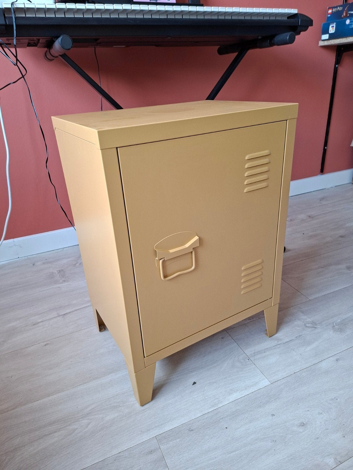 lockerkastje metaal, Ophalen, Zo goed als nieuw