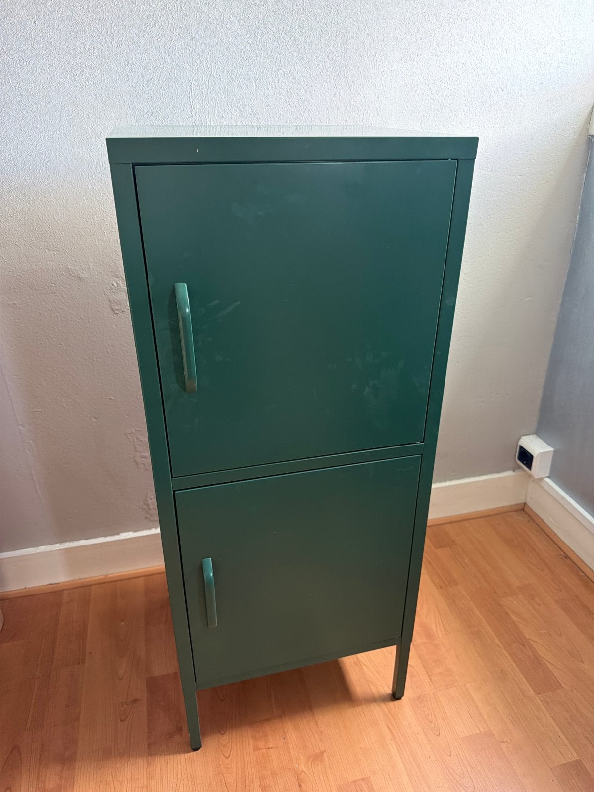 Zo goed als nieuwe groene metalen kast (43x40x103 cm), Huis en Inrichting, Ophalen, Zo goed als nieuw