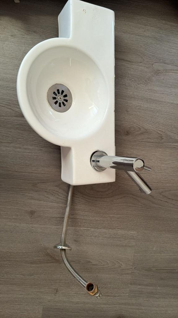 Compacte wastafel met kraan - Ideaal voor kleine ruimtes, Ophalen, Gebruikt, Chroom, Wastafel