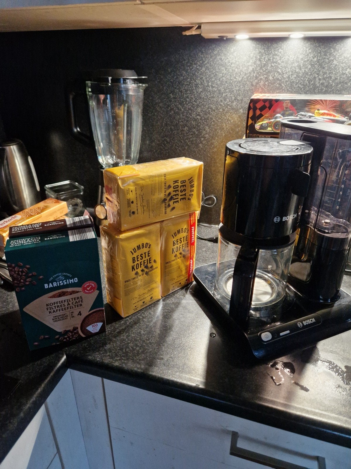 Bosch koffiezetapparaat met 3 pakken koffie, Ophalen, Gebruikt, 10 kopjes of meer, Koffiemachine
