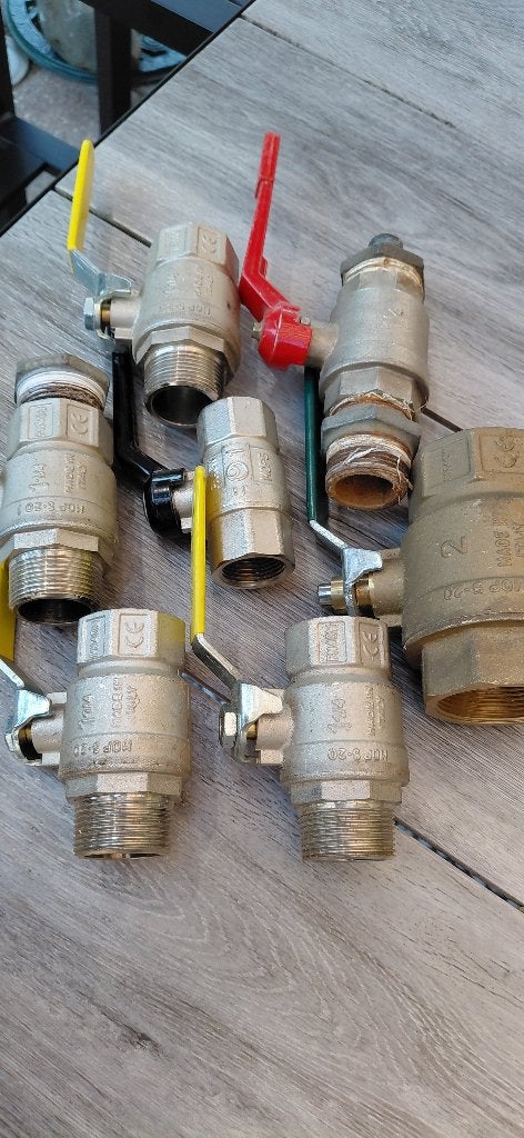 Afsluiters of te wel kogelkranen, Tuin en Terras, Buitenkranen, Ophalen, Gebruikt