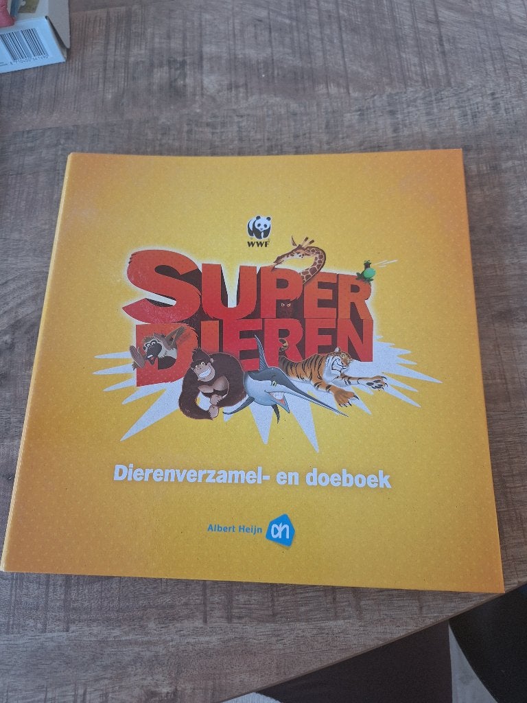 T.k albums Superdieren en andere met Freek Vonk van AH, Verzamelen, Albert Heijn, Ophalen