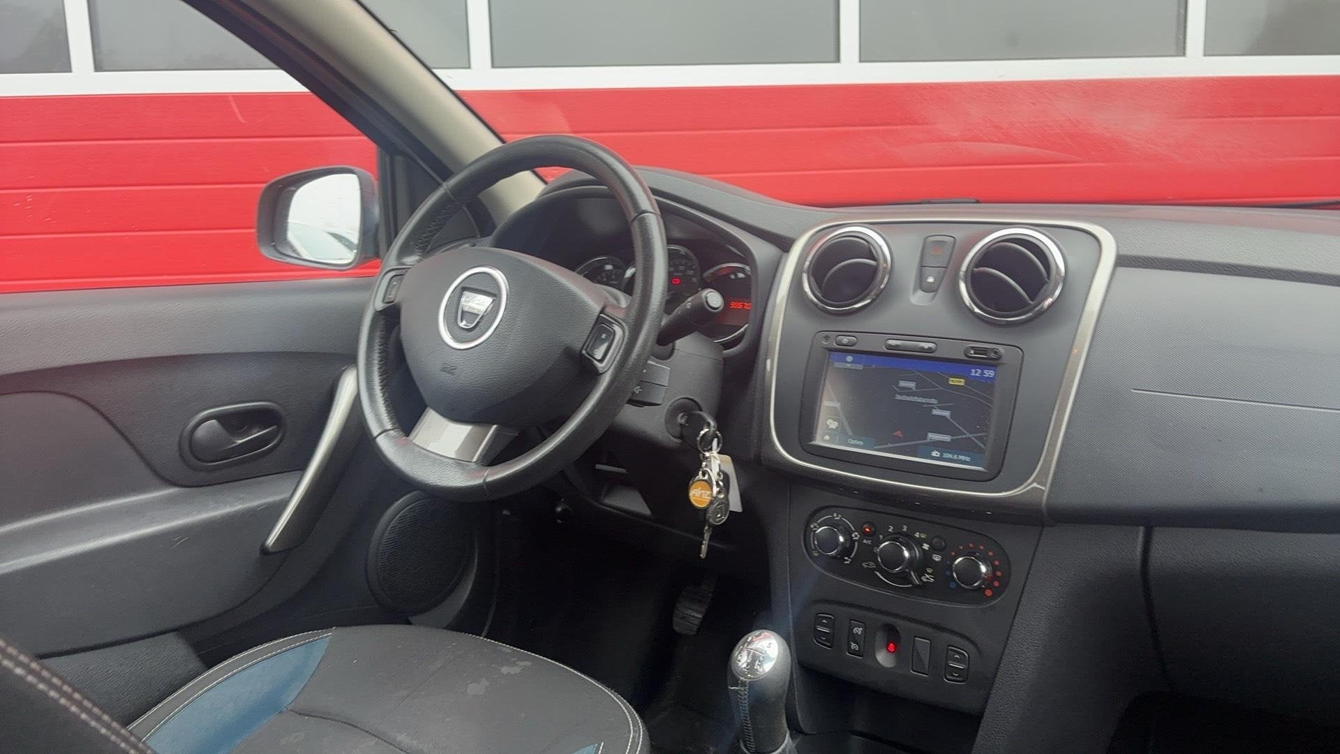Dacia Logan MCV 0.9 TCe 10th Anniversary 1STE EIG / NAVI / A, Auto's, Voorwielaandrijving, Stof, Wit, Origineel Nederlands