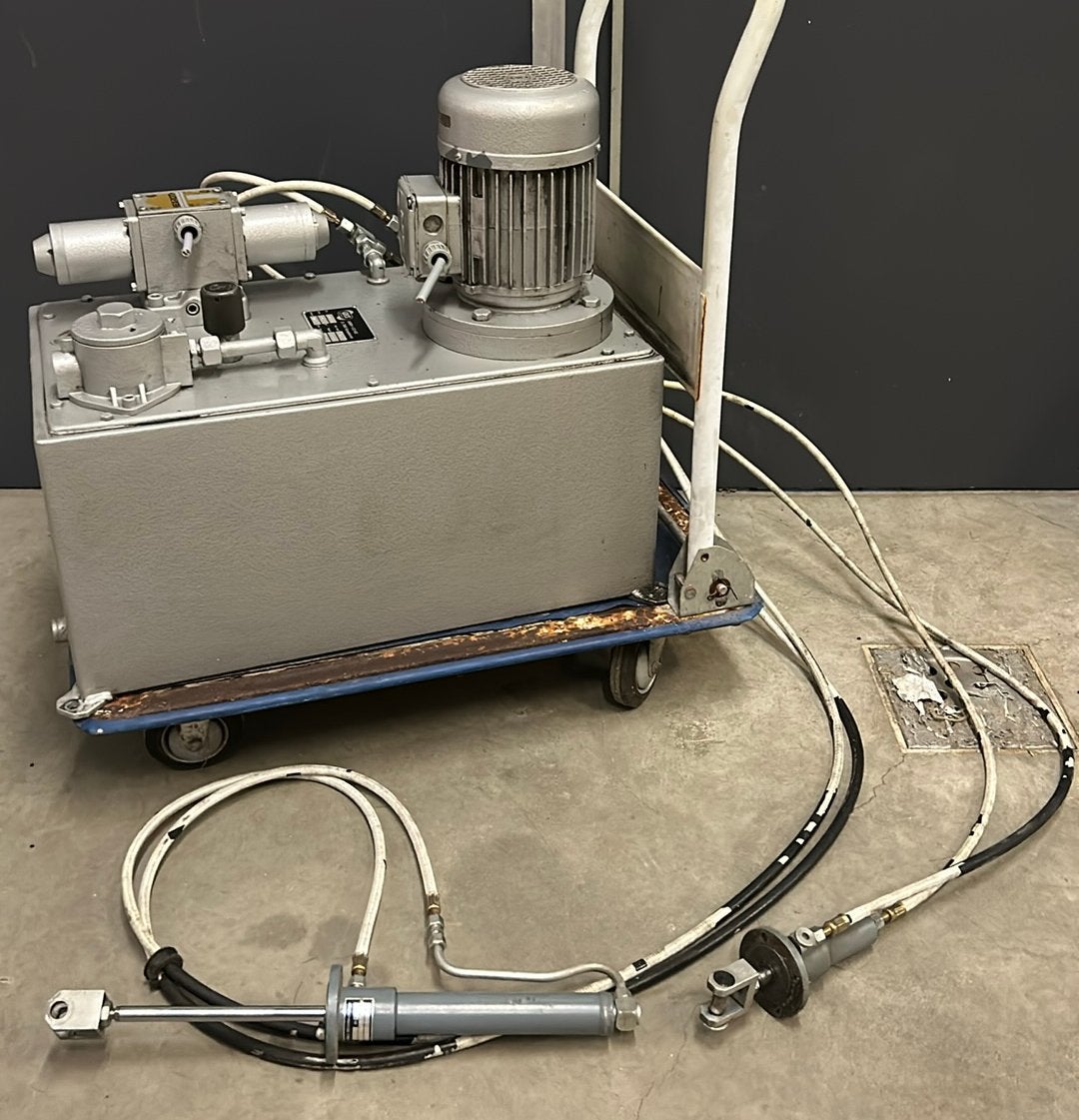 Hydrauliekpomp / unit met cilinders. 400 volt., Doe-het-zelf en Verbouw, Ophalen, Zo goed als nieuw