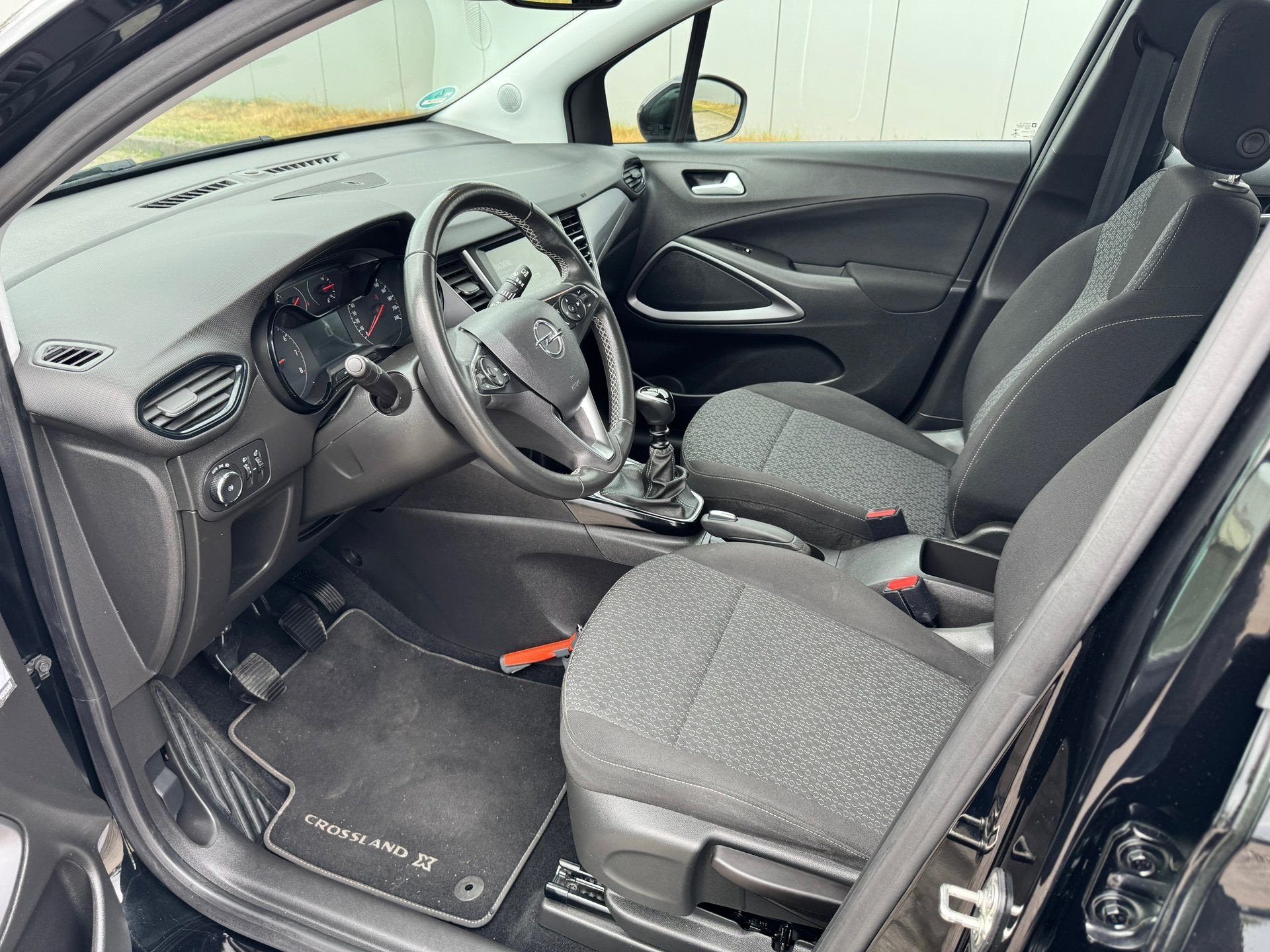 Opel Crossland 1.2 Turbo Edition , Trekhaak , Nieuw Type !, Gebruikt, Euro 6, 1199 cc, Zwart