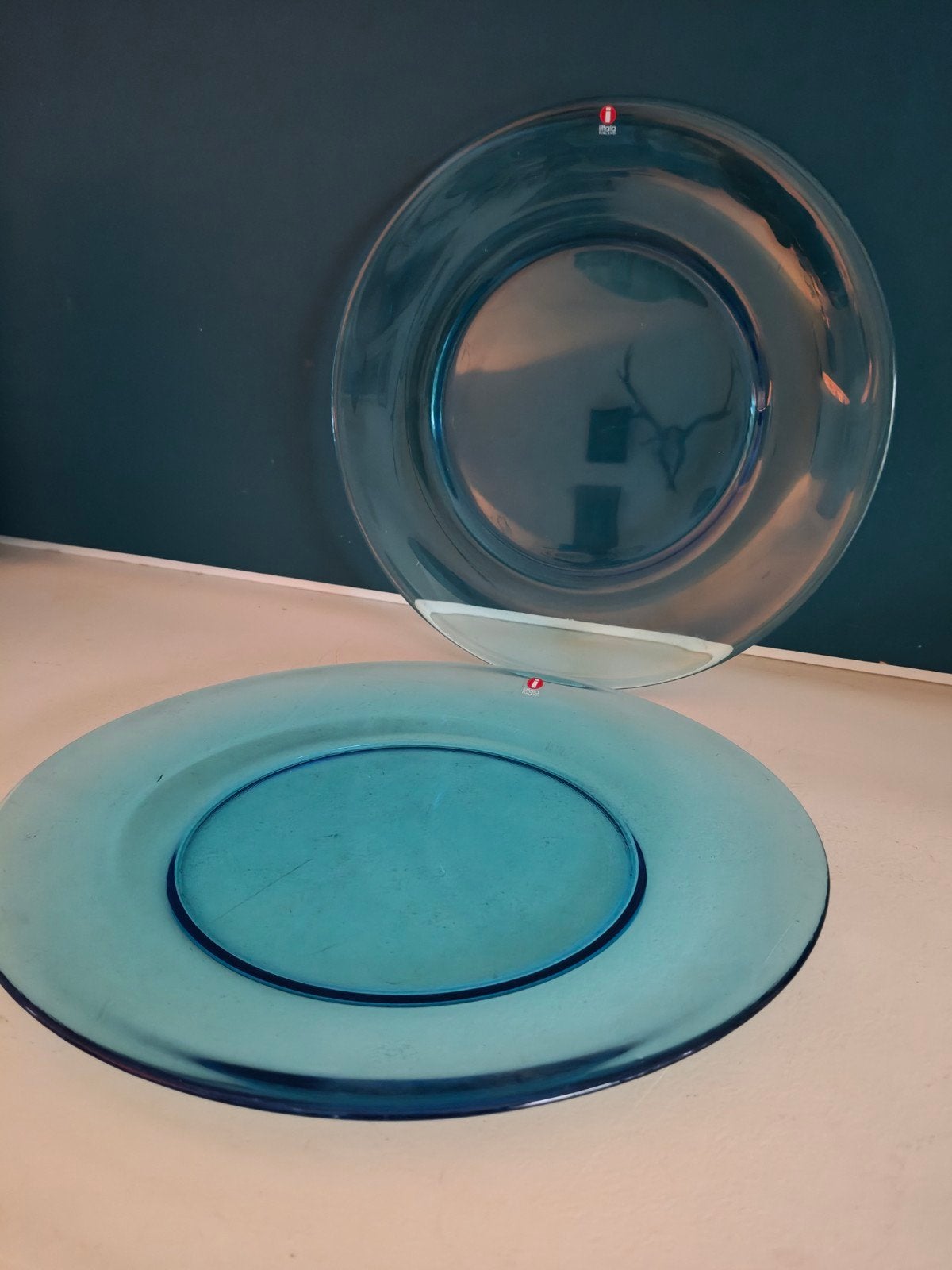 Iittala VERNA Kerttu Nurminen lichtblauw glazen bord, Ophalen of Verzenden, Zo goed als nieuw, Blauw, Overige typen