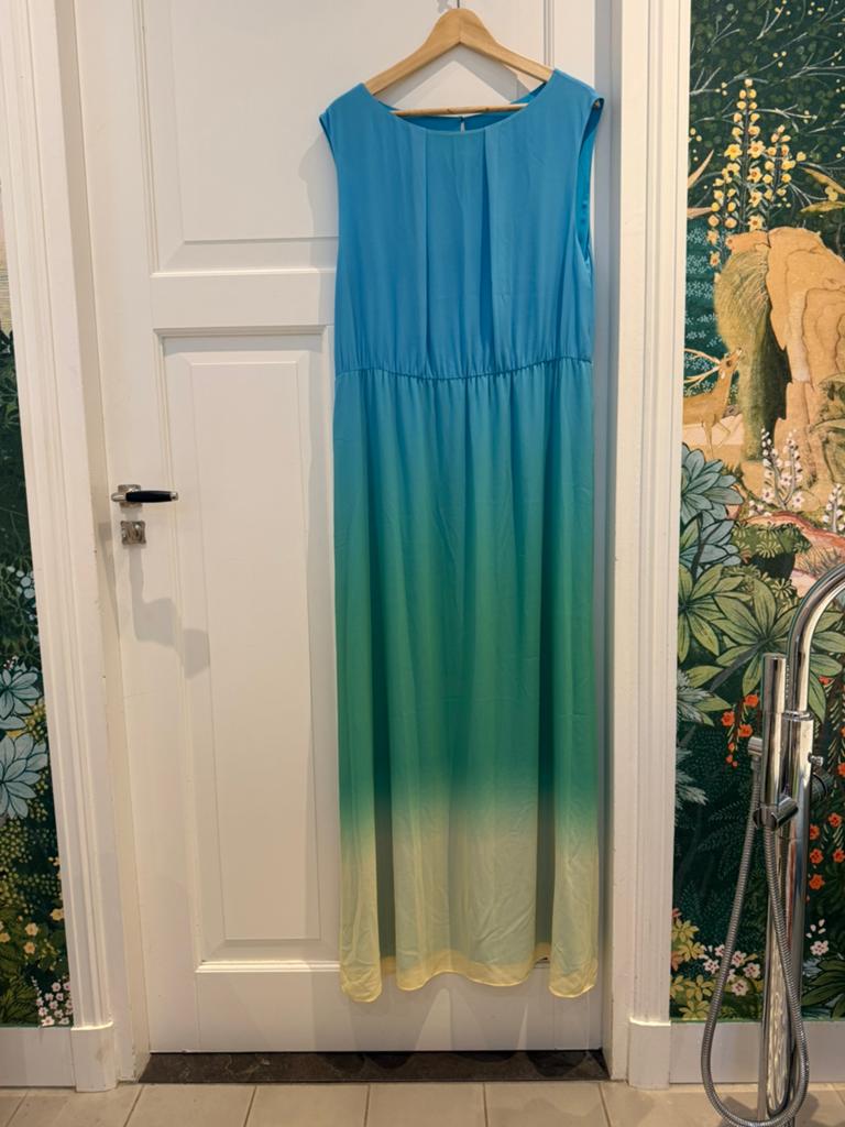 Lange jurk Comma mt 46, Kleding | Dames, Jurken, Maat 46/48 (XL) of groter, Ophalen of Verzenden, Zo goed als nieuw, Roze