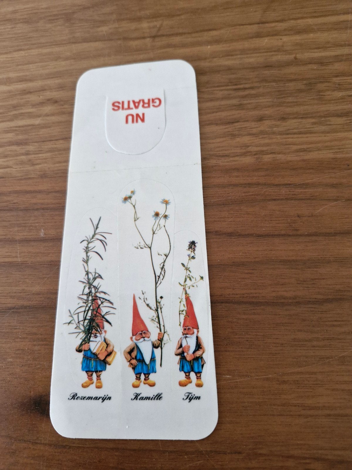 10371 Sticker met kabouters en kruiden: Rozemarijn, Kamille,, Verzamelen, Ophalen of Verzenden, Nieuw, Overige typen