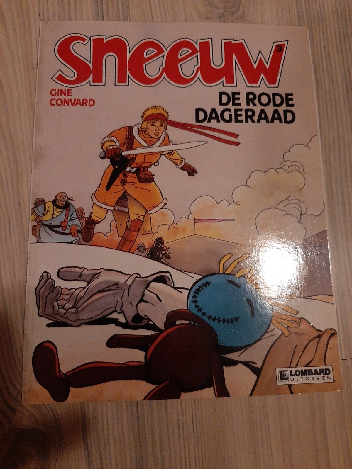 Stripboek Sneeuw: De Rode Dageraad - Gine Convard, Boeken, Stripboeken, Eén stripboek, Ophalen of Verzenden, Gelezen, Gine Convard