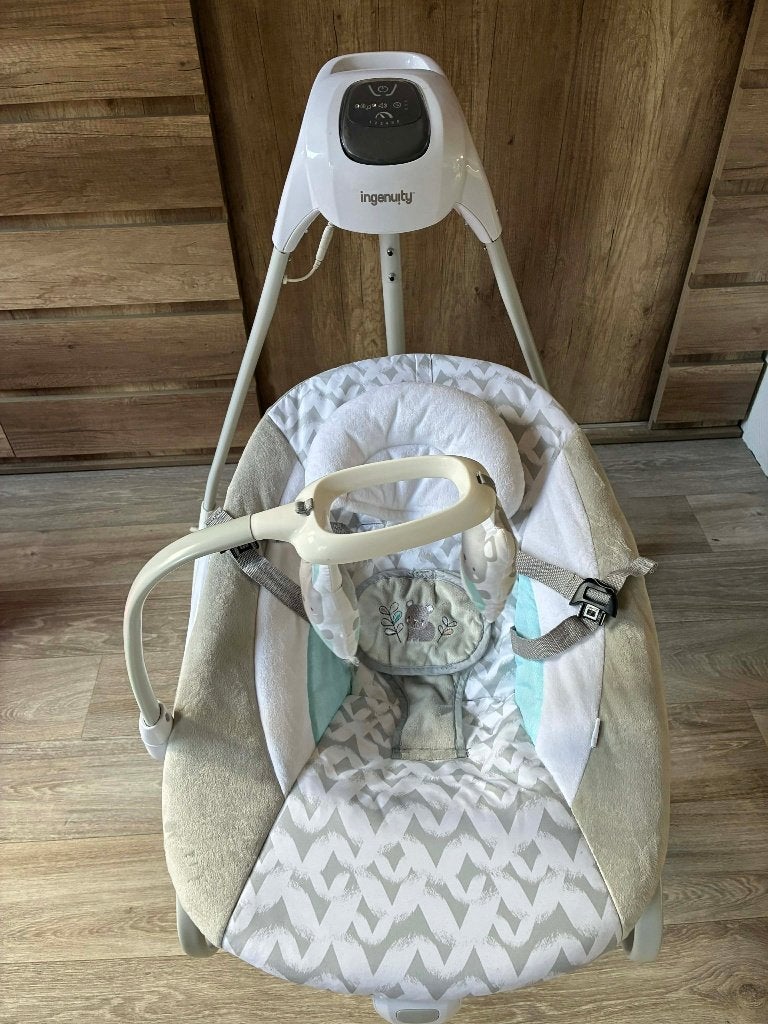 Ingenuity Wipstoel Schommelstoel met muziek en trillingen, Kinderen en Baby's, Wipstoeltjes, Ophalen, Zo goed als nieuw, Wipstoel