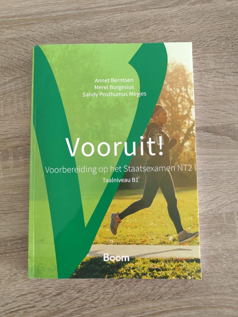 Vooruit staatsexamen NT2, Ophalen of Verzenden, Zo goed als nieuw