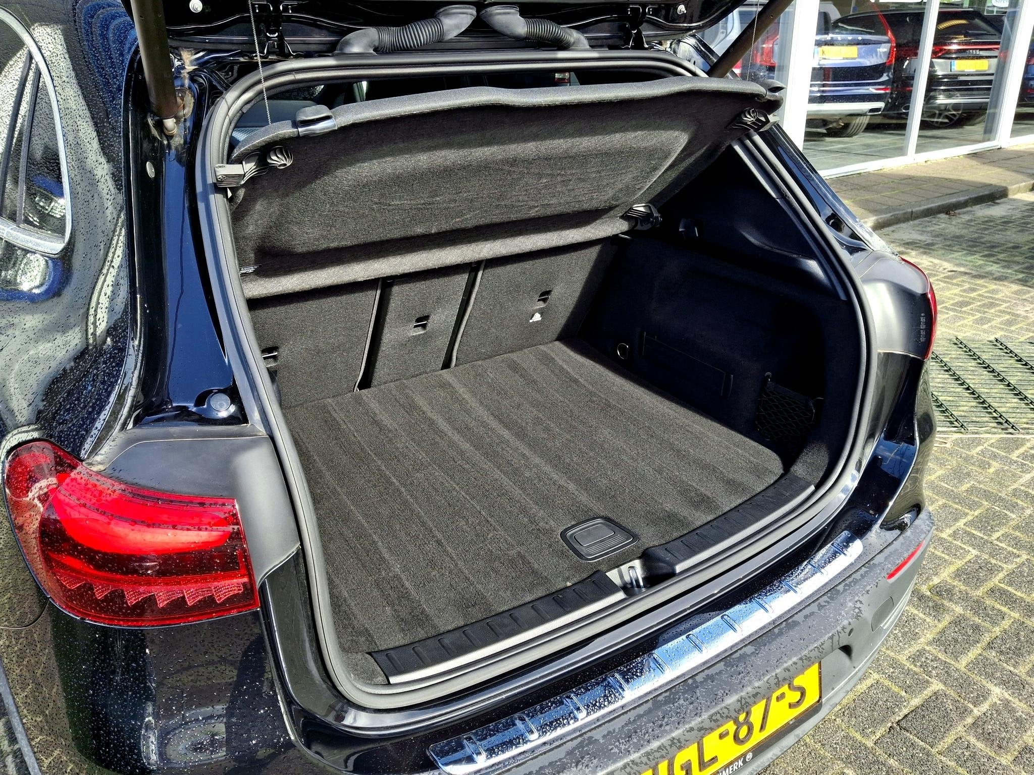 Mercedes-Benz EQA 250+ Business Line 71 kWh SoH 100% | STUUR, Verwarmde buitenspiegels, Zwart, Zwart, 1955 kg