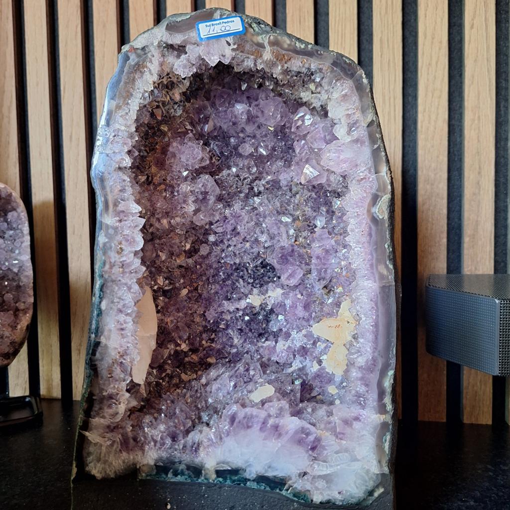 Grote Amethist Geode - Prachtige Kristalformatie, Ophalen of Verzenden, Zo goed als nieuw