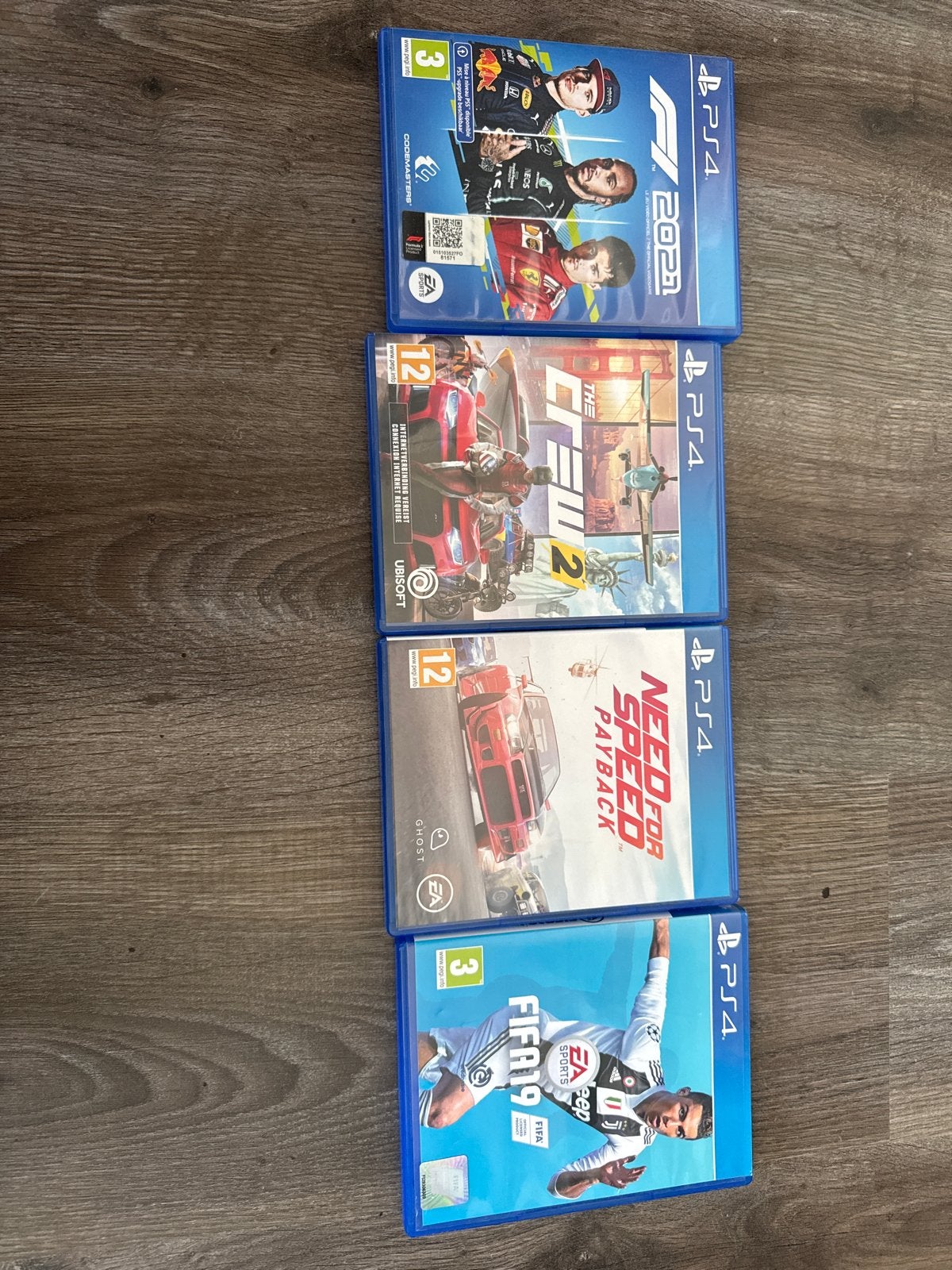 PS4 Games Bundel: F1 2021, The Crew 2, Need for Speed, FIFA, Online, Gebruikt, 1 speler, Racen en Vliegen