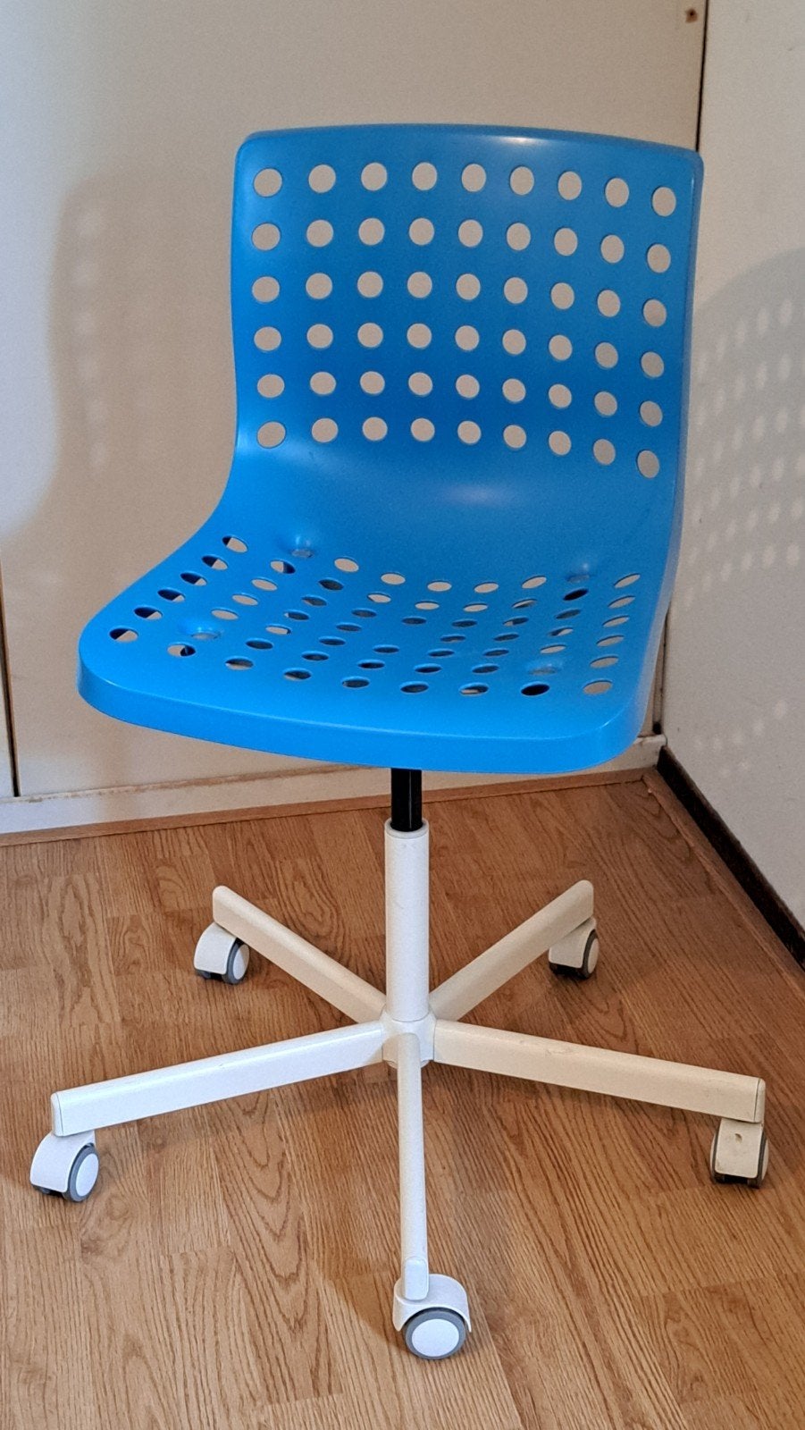 Blauwe bureaustoel met wieltjes, Ophalen, Zo goed als nieuw, Blauw