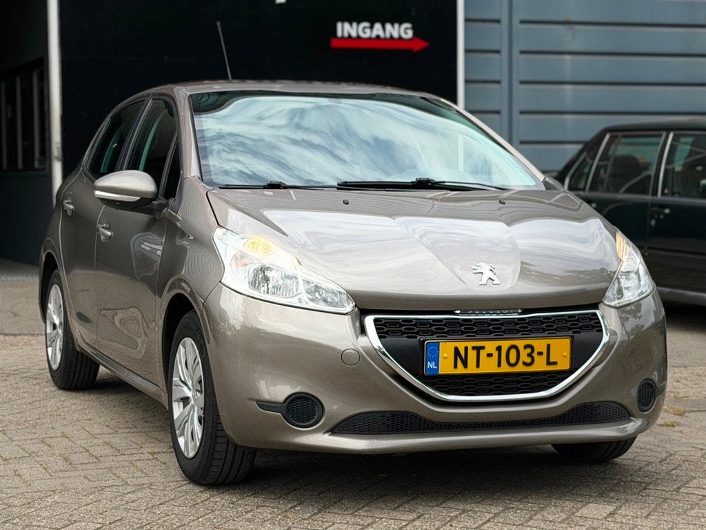 Peugeot 208 1.2 VTi Access CRUISE/STOELVERW/AIRCO/ISOFIX | N, Stof, Zwart, 1199 cc, 82 pk