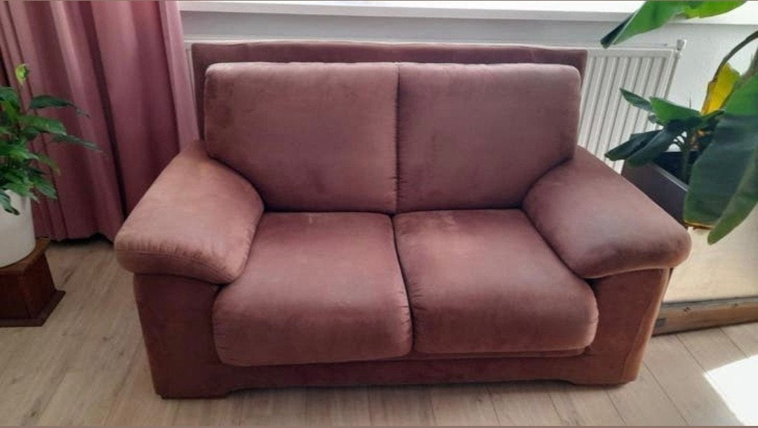 Comfortabele 2-zitsbank in bruine stof, Huis en Inrichting, Banken | Bankstellen, Ophalen, Modern, Comfortabel, Gebruikt, 150 tot 200 cm