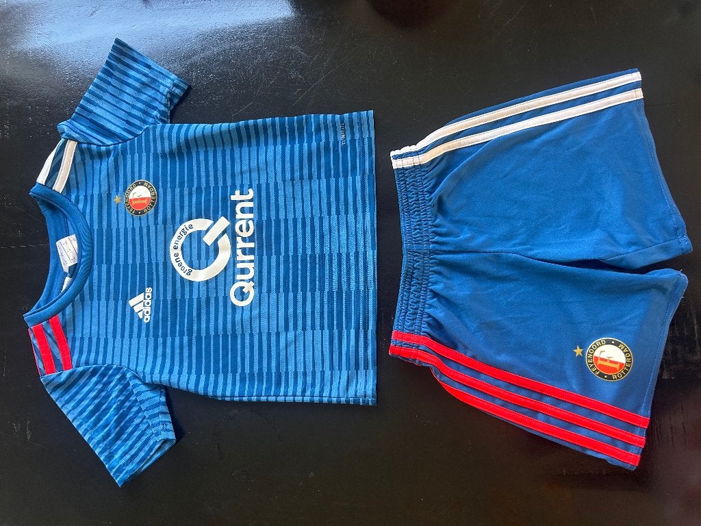 Feyenoord thuistenue 2022/2023 maat 116 (5-6 jaar), Sport en Fitness, Maat XS of kleiner, Ophalen of Verzenden, Zo goed als nieuw