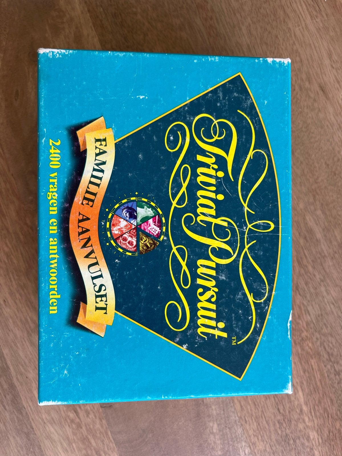 Trivial Pursuit Familie Aanvulset - 2400 vragen, Drie of vier spelers, Ophalen of Verzenden, Gebruikt