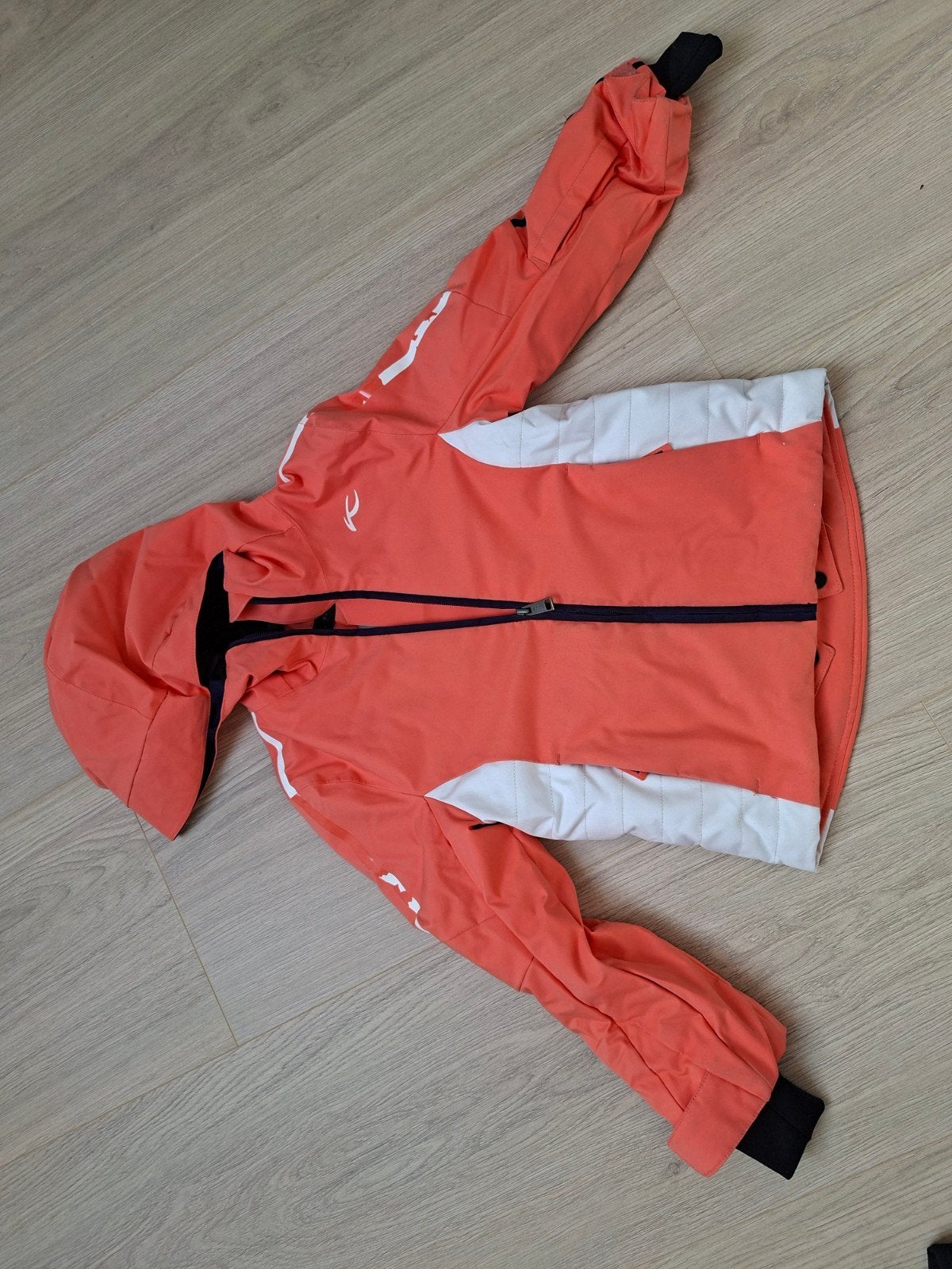 KJUS ski-jas en broek - Maat 116, Overige typen, Meisje, Ophalen of Verzenden, Zo goed als nieuw