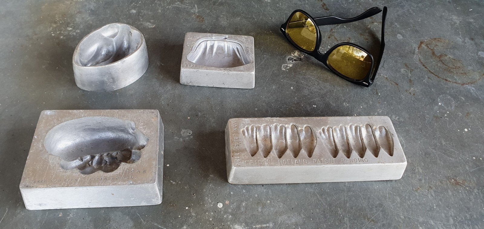 set (4)aluminium  marsepein vormen "van Laere Leiden", Antiek en Kunst, Ophalen of Verzenden