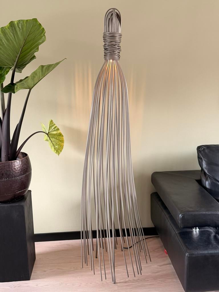 Bijzondere design vloerlamp Terzani Hugo, Huis en Inrichting, Lampen | Vloerlampen, Ophalen, Gebruikt, Modern, strak, Metaal