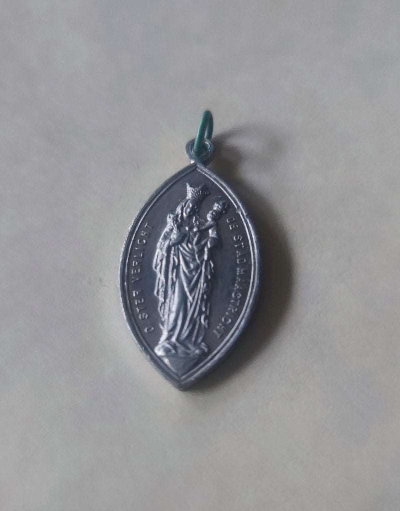 626 Medaille van O. L. Vrouw Sterre der Zee Maastricht, Ophalen of Verzenden, Zo goed als nieuw, Overige typen, Christendom | Katholiek