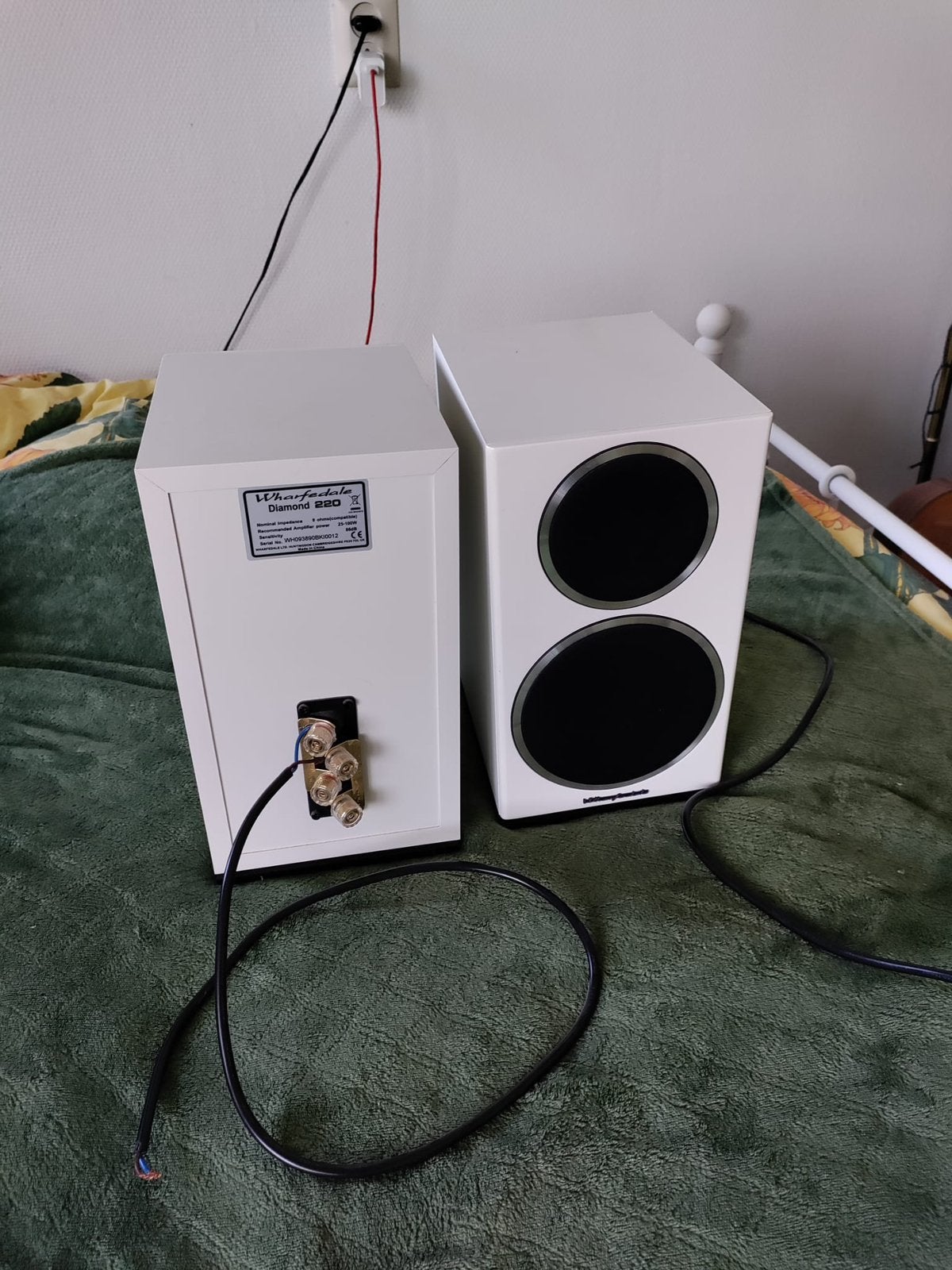 Wharfedale Speakers Wit, Zo goed als nieuw, 120 watt of meer, Front, Rear of Stereo speakers, Ophalen
