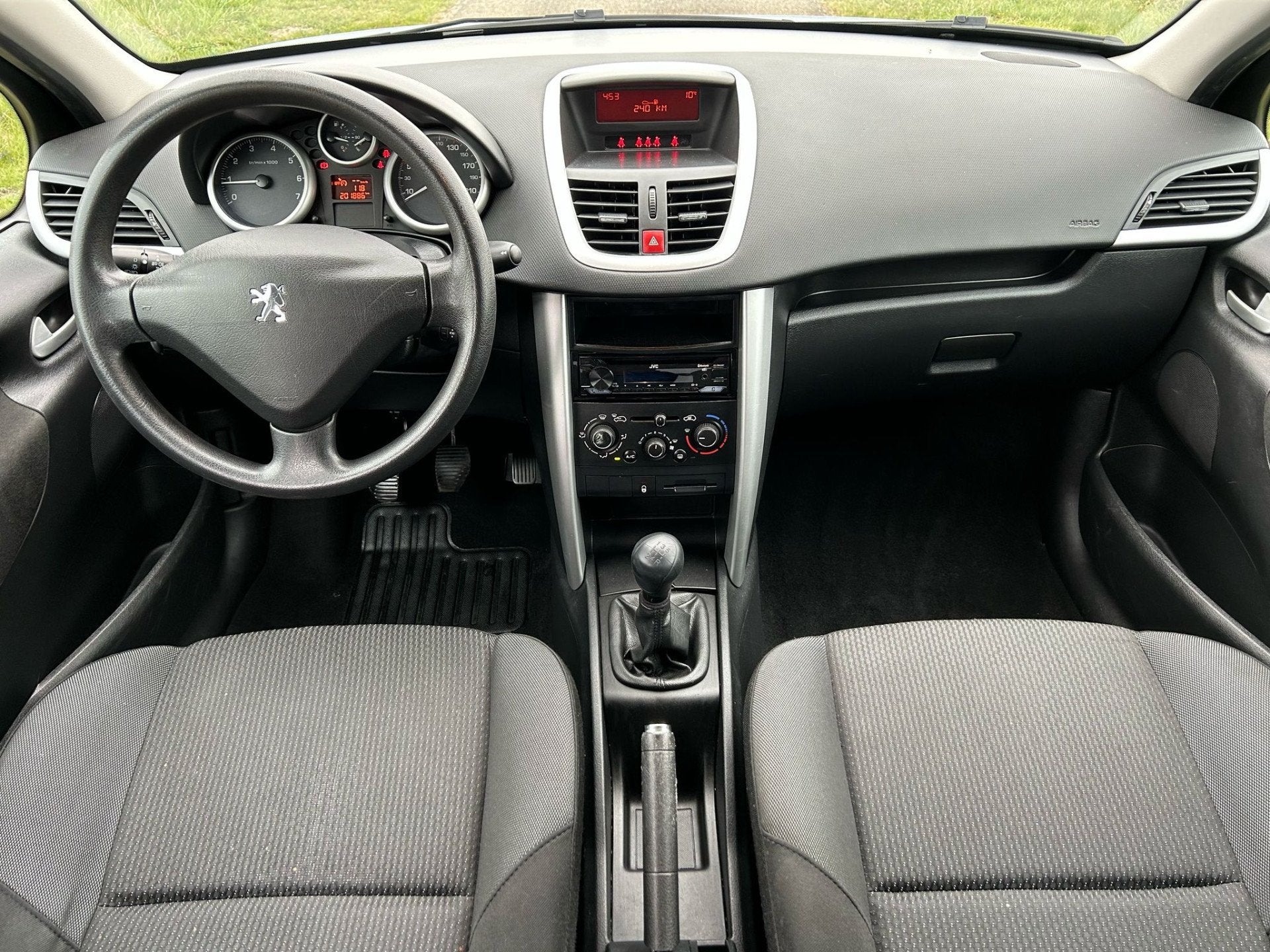 Peugeot 207 1.4 VTi Access Airco / Cruise / Trekhaak / Topst, Voorwielaandrijving, Euro 5, Gebruikt, Zwart