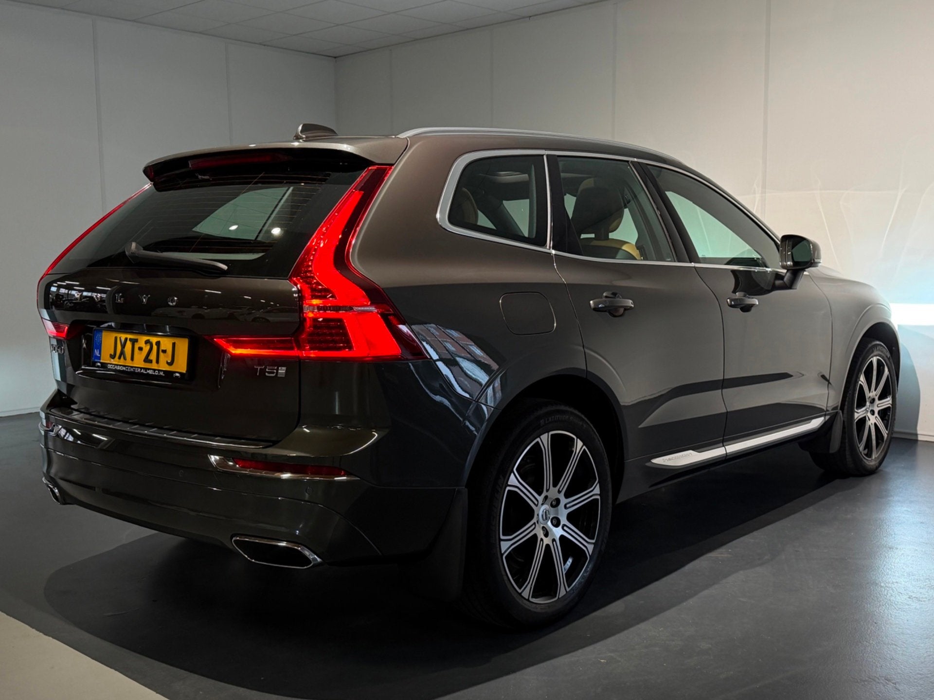 Volvo XC60 2.0 T5 Inscription AUT /Virtual/PANO/Keyless/Clim, Auto's, Dealer onderhouden, Gebruikt, Euro 6, 4 cilinders