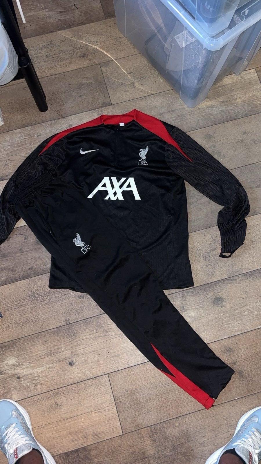 Liverpool trainingspak maat M, Kleding | Heren, Sportkleding, Maat 48/50 (M), Zwart, Ophalen of Verzenden, Zo goed als nieuw