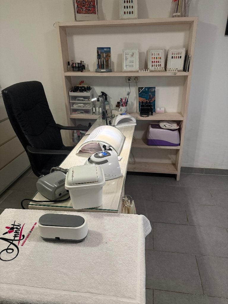 Complete Nagelsudio. Interieur en nagelspullen, Ophalen, Overige kleuren, Zo goed als nieuw, Handen en Nagels