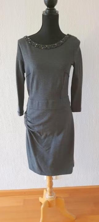 Blumarine prachtige gedeeltelijk wollen jurk 38, Ophalen of Verzenden, Zo goed als nieuw, Knielengte, Grijs